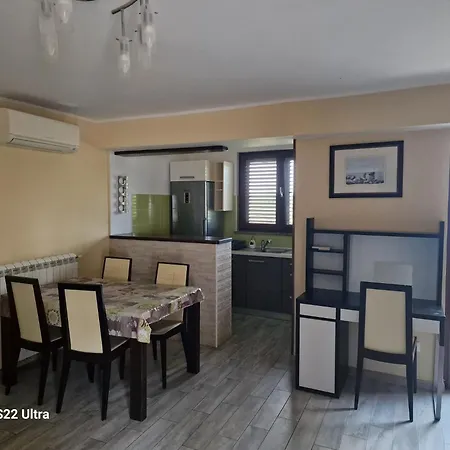 Uzila Family Apartment