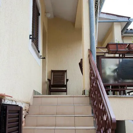 Uzila Family Apartment Mugeba