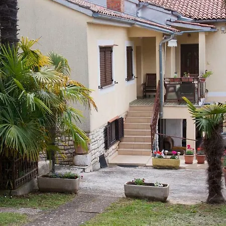 Apartment Uzila Family Mugeba
