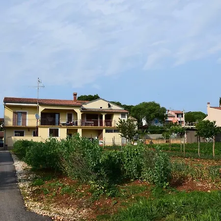 Apartment Uzila Family Mugeba